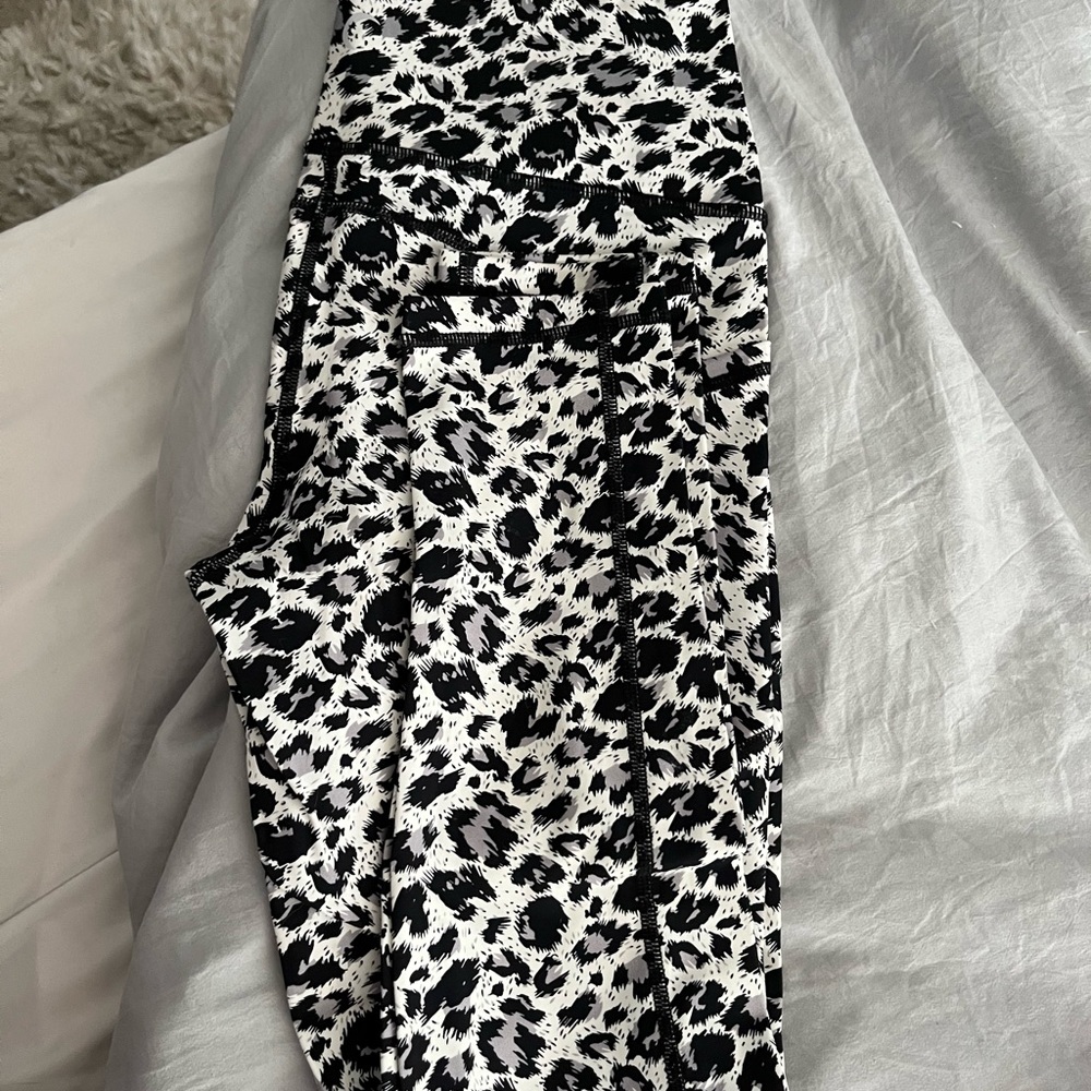 Snow Leopard Leggings